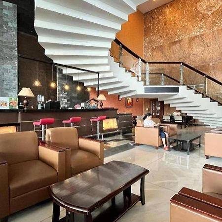 Grand Antares Hotel Медан Екстериор снимка