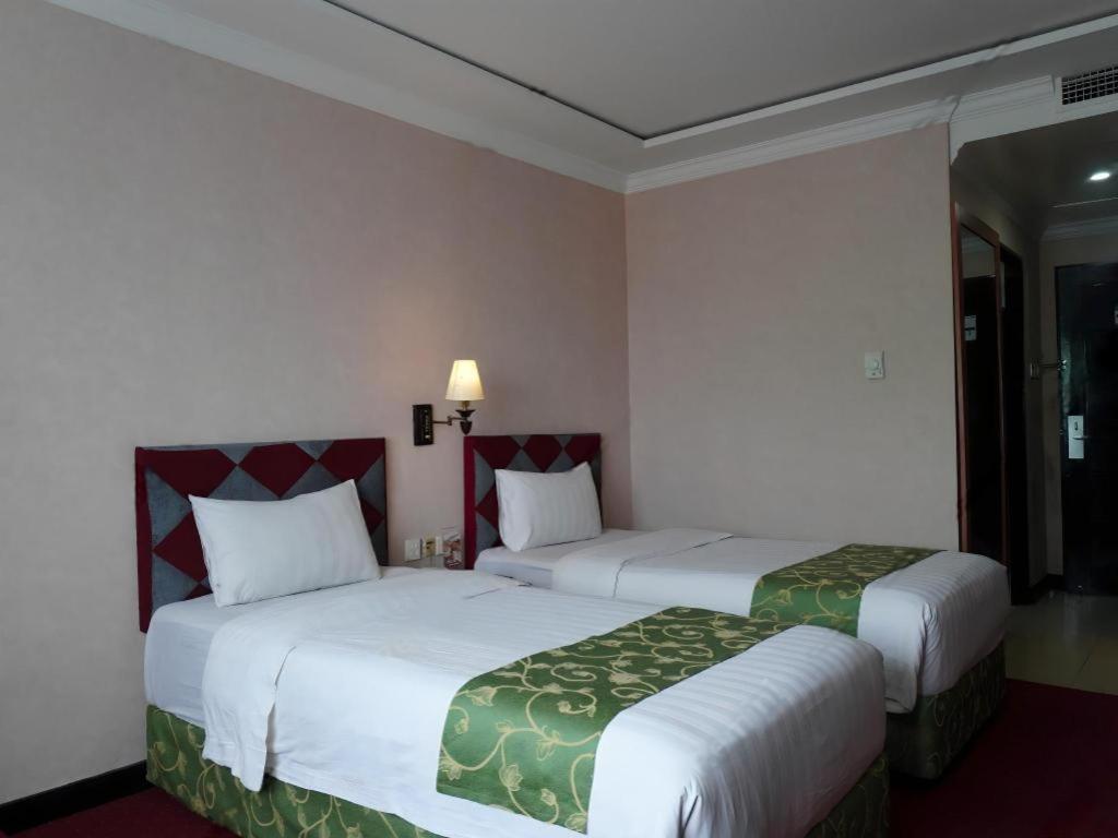 Grand Antares Hotel Медан Екстериор снимка