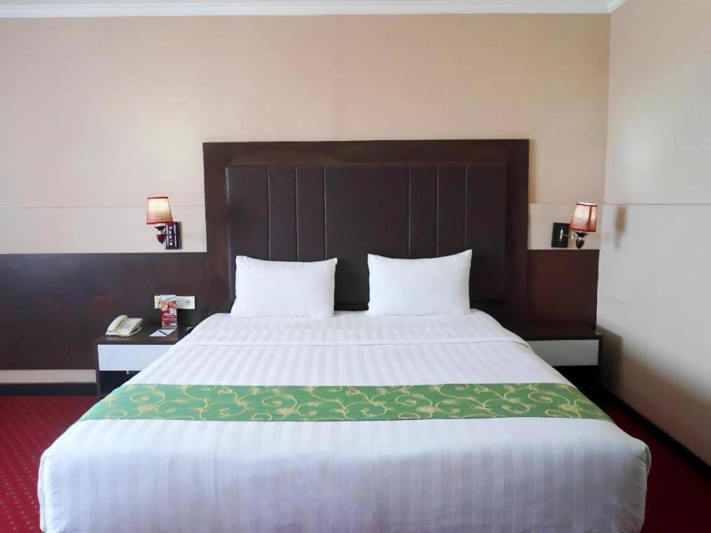 Grand Antares Hotel Медан Екстериор снимка