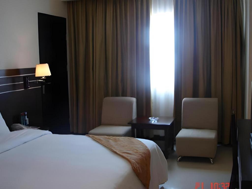 Grand Antares Hotel Медан Екстериор снимка