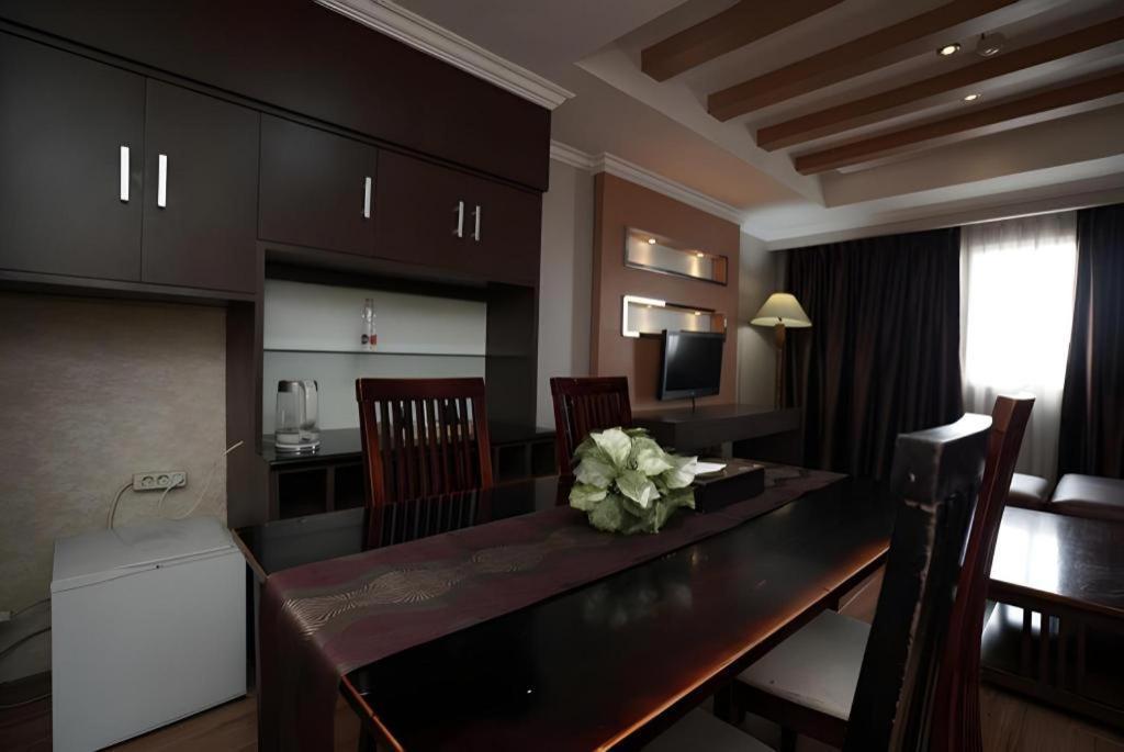 Grand Antares Hotel Медан Екстериор снимка